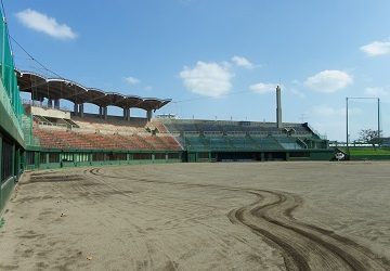 裏添市民球場（沖縄県）